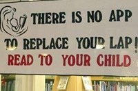 "NO APP CAN REPLACE YOUR LAP": hãy tự đọc cho con bạn nghe